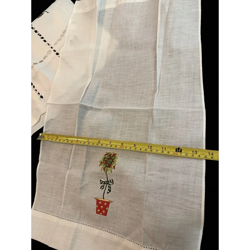 Lot of 2 NEW Christmas Linens Towels‎ Holly Topiary Embroidered Guest Tea Table